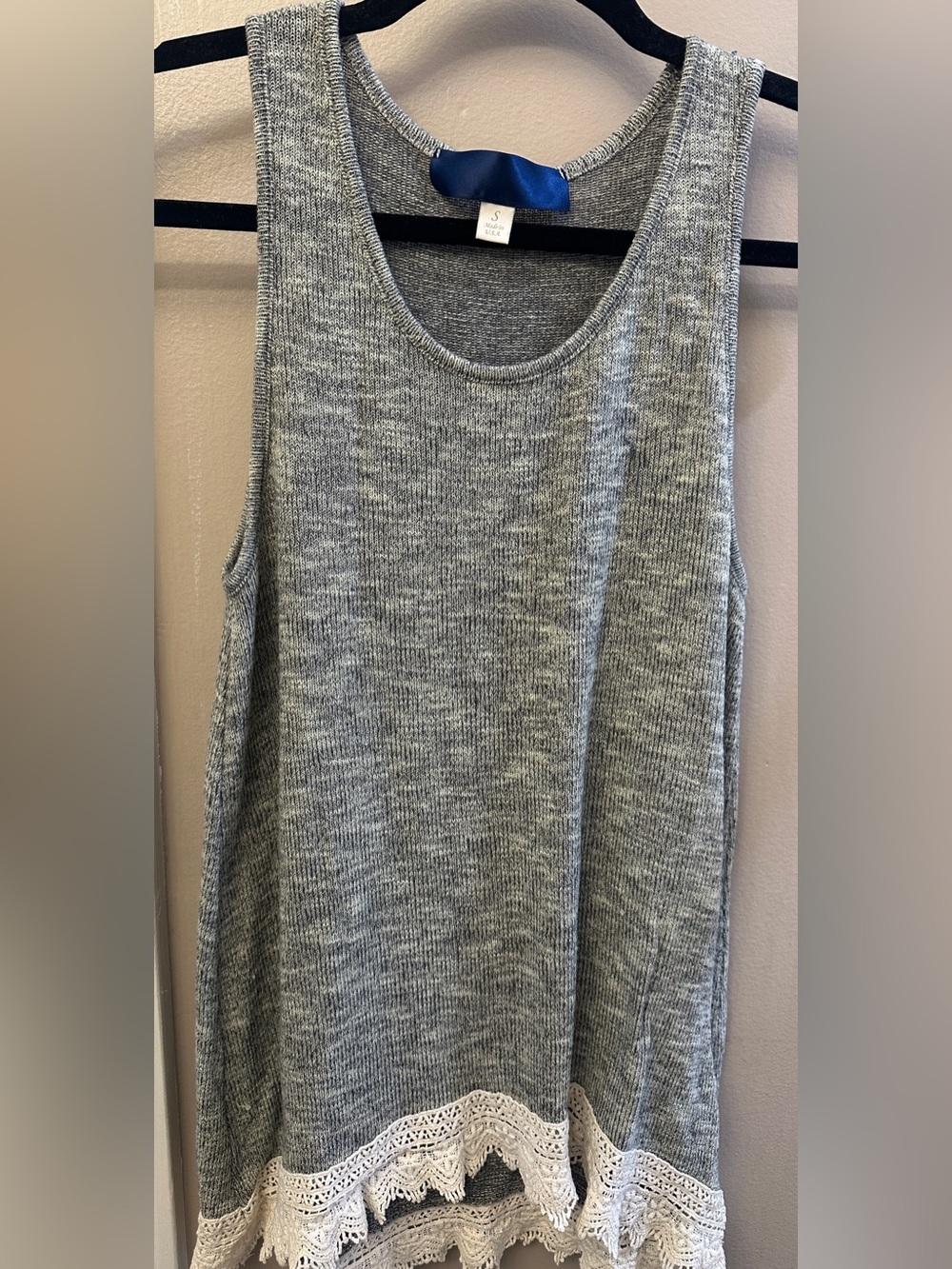 Francesca’s Knit Tank Blouse with Cream Lace Hem - Small